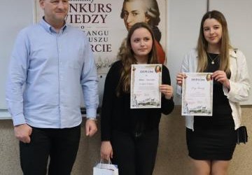 Uczestnicy z LIBUSZY z nauczycielem