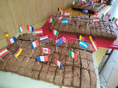 Ciasto z flagami europejskimi
