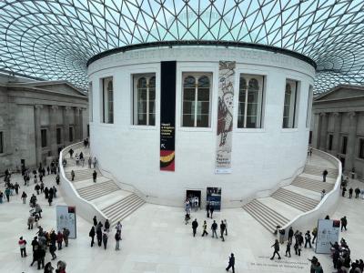 Widok z I piętra British Museum.