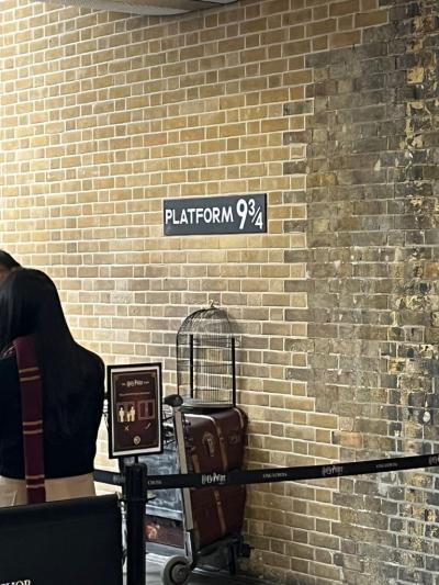 peron 9 i 3-4 z filmu harry Potter