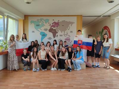 Zdjęcie grupowe w centrum miasta