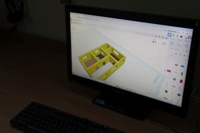 Rzut na ekran monitora a na nim tinkercad