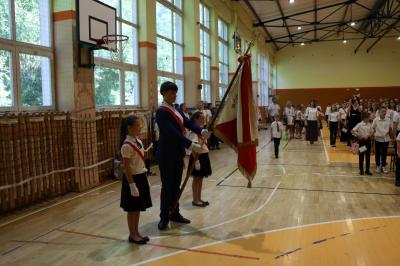 Zakończenie roku szkolnego w hali sportowej