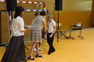 Zakończenie roku szkolnego w hali sportowej