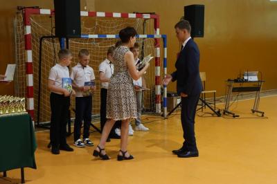 Zakończenie roku szkolnego w hali sportowej