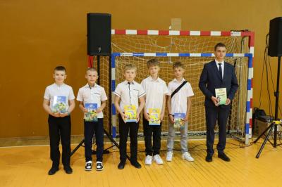 Zakończenie roku szkolnego w hali sportowej