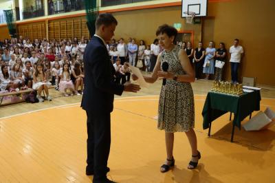 Zakończenie roku szkolnego w hali sportowej
