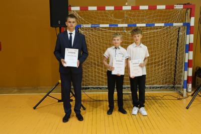 Zakończenie roku szkolnego w hali sportowej