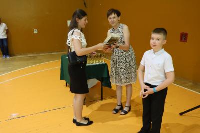 Zakończenie roku szkolnego w hali sportowej