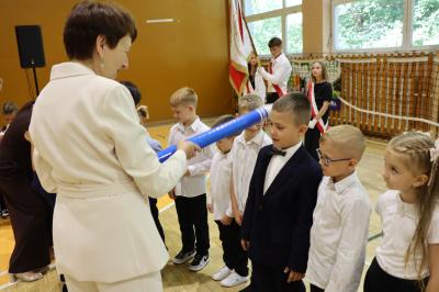 Dyrektor pasuje uczniów