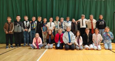 Klasa 4b w krawatach