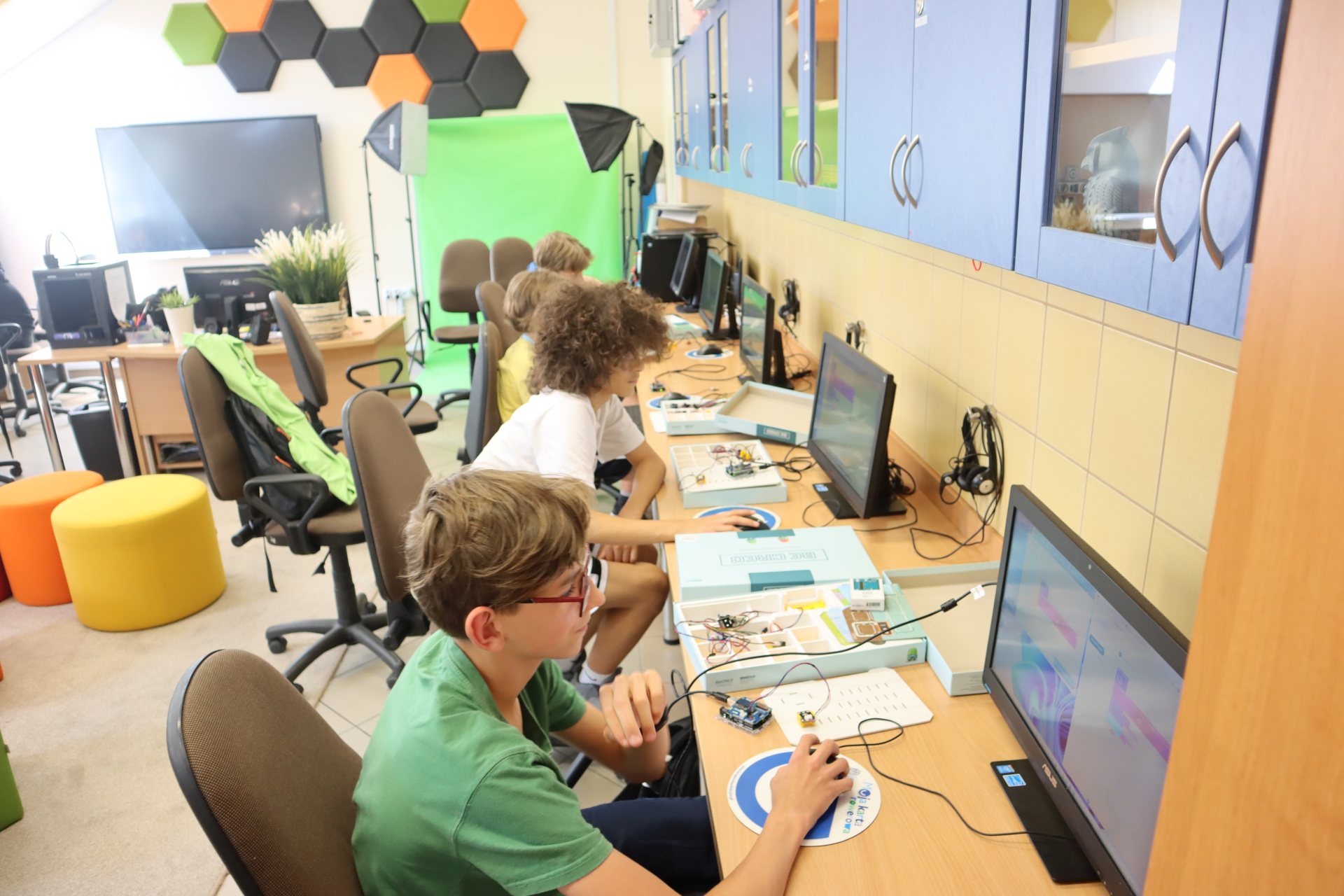 Uczniowie klasy VIb ukończyli cykl zajęć projektowania 3D, programowania oraz mechatroniki #LaboratoriaPrzyszłości