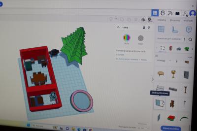 Modele 3D domu zaprojektowanego na platformie tinkercad.com