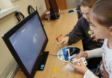 Robotyka w klasie 3a – nauka przez zabawę i nowoczesne technologie #LaboratoriaPrzyszłości