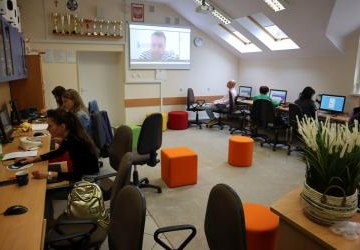 Grupa nauczycieli Zepołu Szkolno - Przedszkolnego w Libuszy uczestniczy w szkoleniu online.
